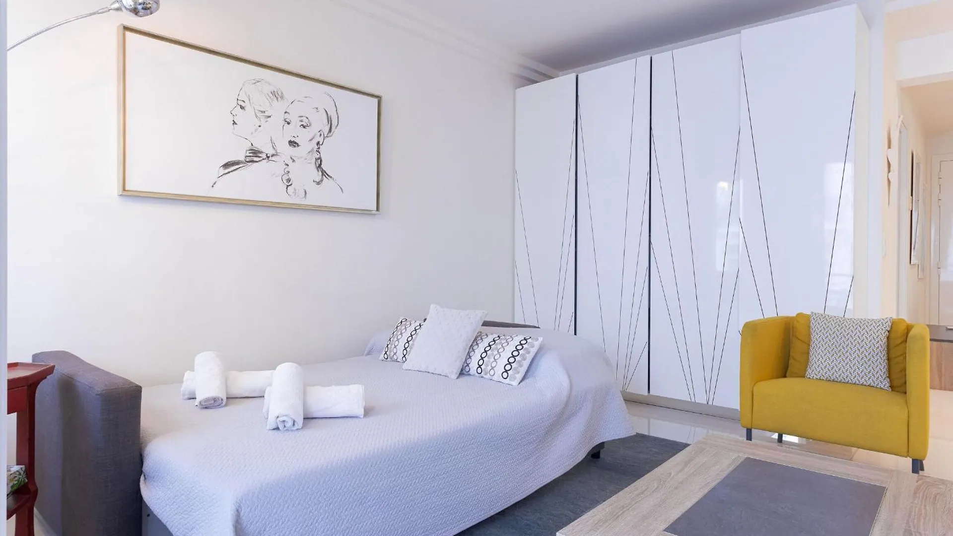 Palais Des Iles 2 By Halldis Cannes